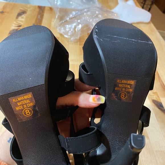 Heels - Picture 2 of 2